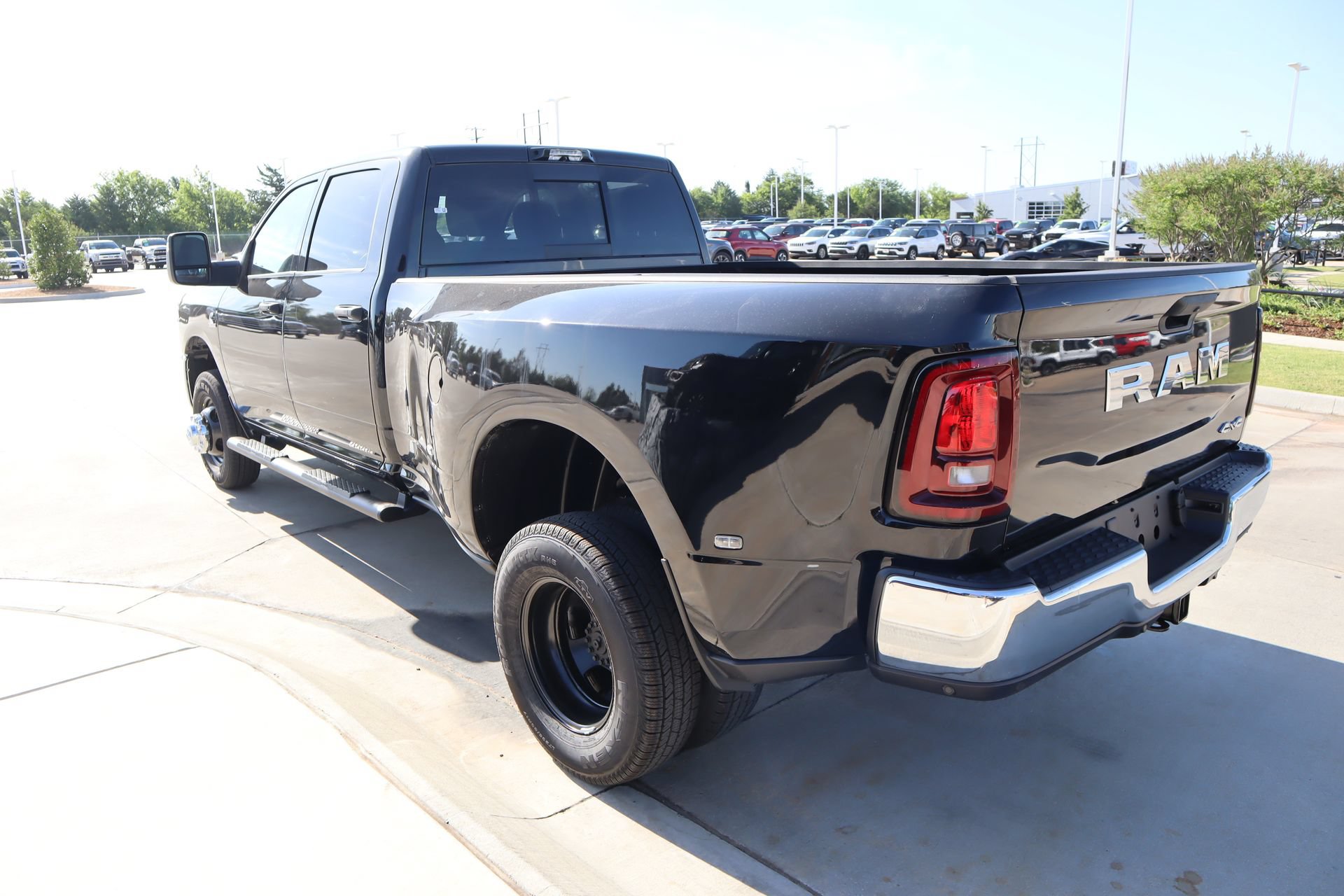New 2026 RAM 3500 Tradesman AWD/4WD image 23