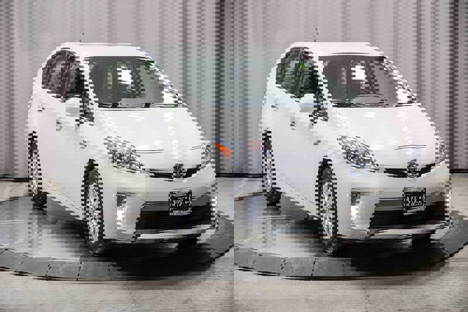 Used 2015 Toyota Prius Prime Plug-In Hybrid image 5