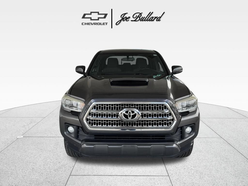 Used 2016 Toyota Tacoma TRD Sport w/ Towing Package RWD image 3
