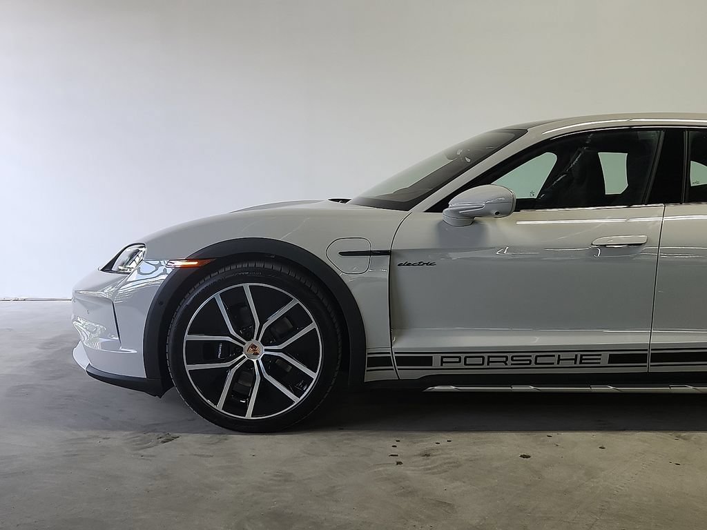 New 2026 Porsche Taycan 4S AWD/4WD image 6