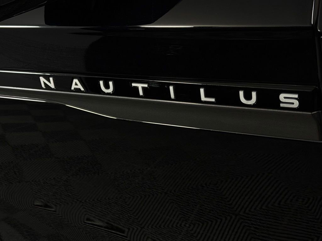 Used 2025 Lincoln Nautilus Black Label w/ Jet Appearance Package AWD/4WD image 13