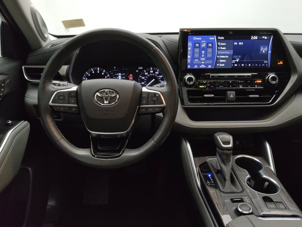 Used 2020 Toyota Highlander Limited image 22