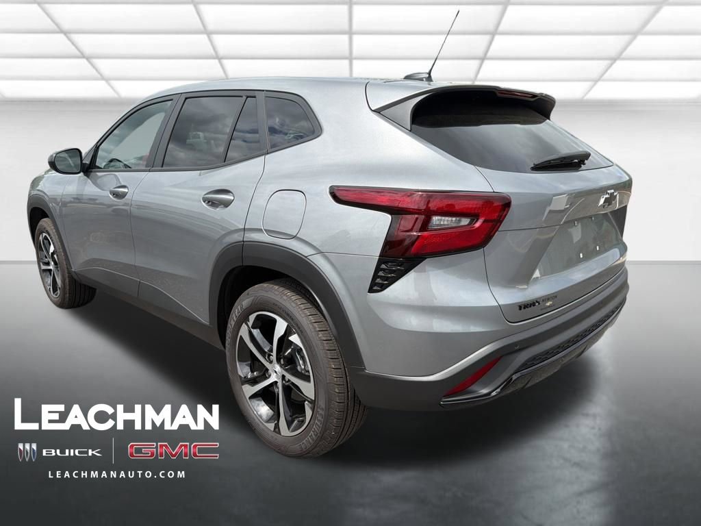 Certified 2025 Chevrolet Trax RS w/ Driver Confidence Package image 5