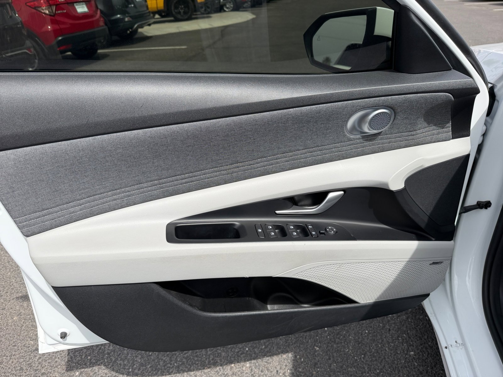 Used 2021 Hyundai Elantra Limited FWD image 13
