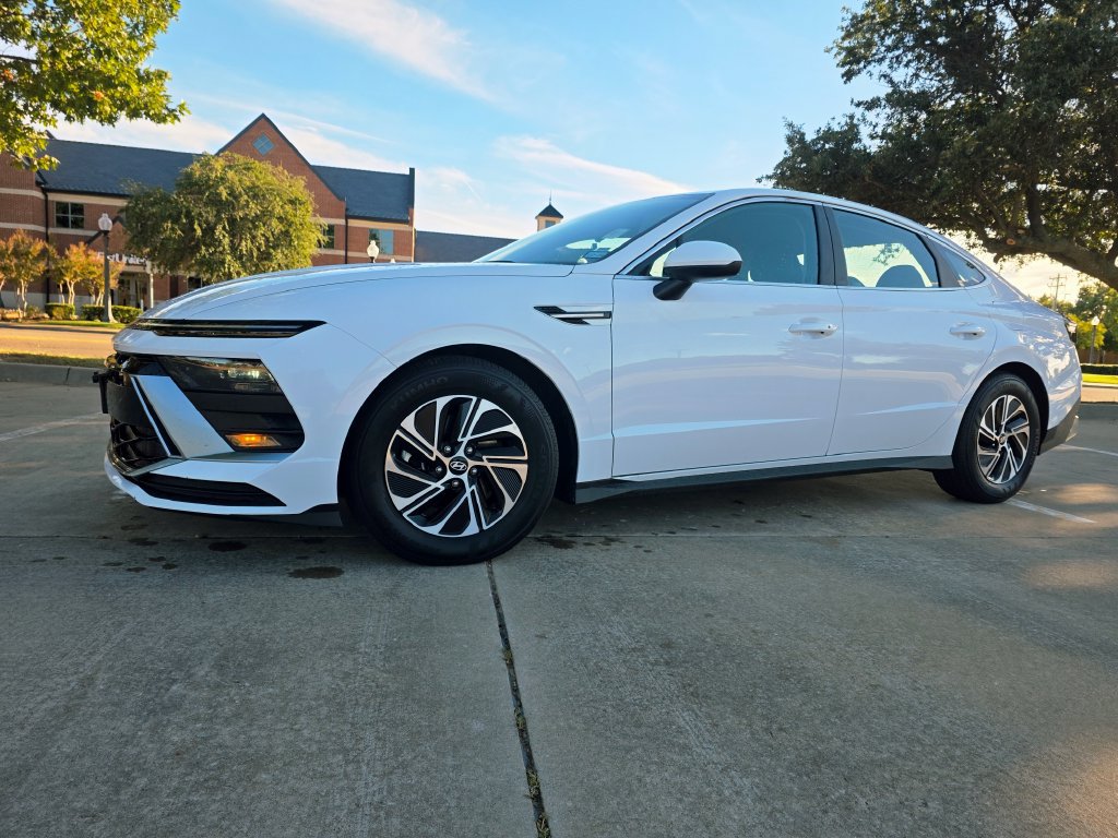 Used 2026 Hyundai Sonata Blue FWD image 3