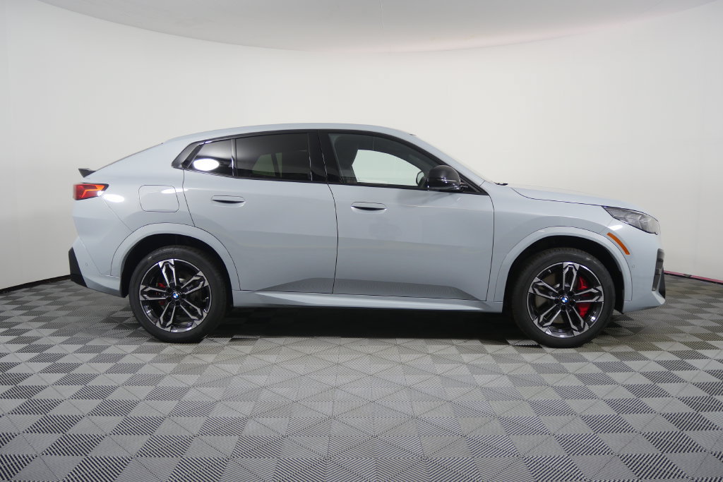 New 2027 BMW X2 xDrive28i AWD/4WD image 3