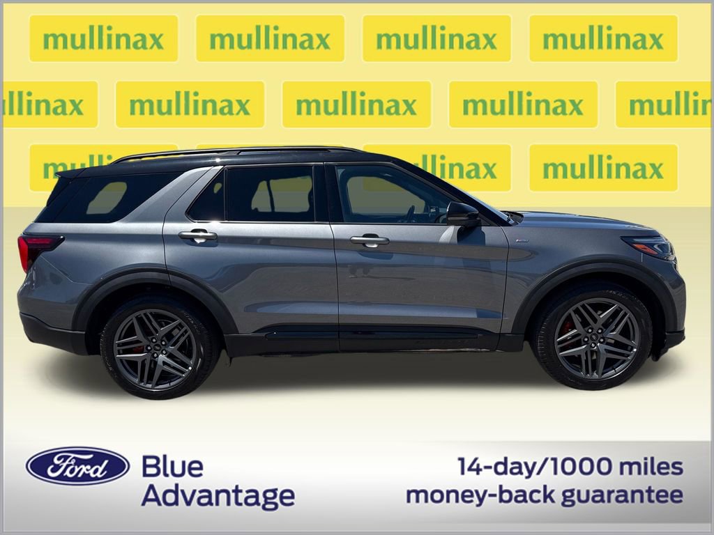 Certified 2025 Ford Explorer ST-Line w/ Premium Package RWD image 2
