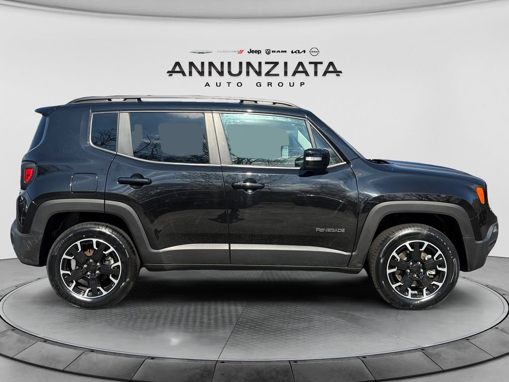 Used 2023 Jeep Renegade Latitude AWD/4WD image 6