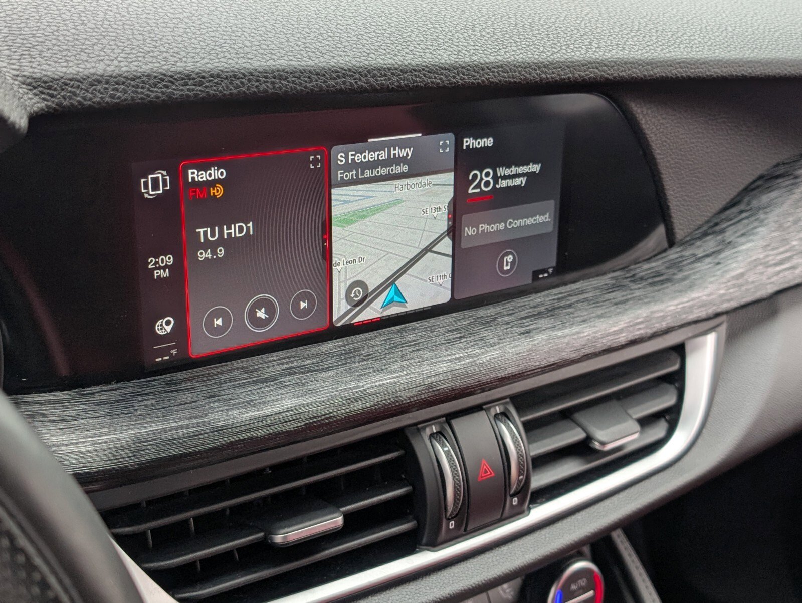 Used 2022 Alfa Romeo Stelvio Sprint image 27