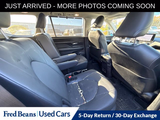 Used 2024 Toyota Grand Highlander AWD image 12