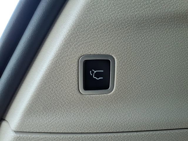 Certified 2023 Chrysler Pacifica Limited image 12