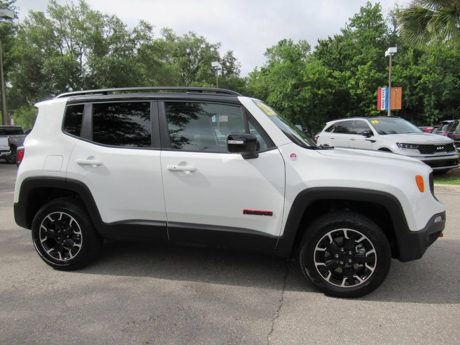 Certified 2023 Jeep Renegade Trailhawk AWD/4WD image 2