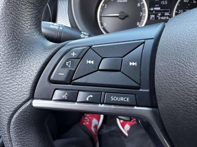 Used 2020 Nissan Kicks S image 23