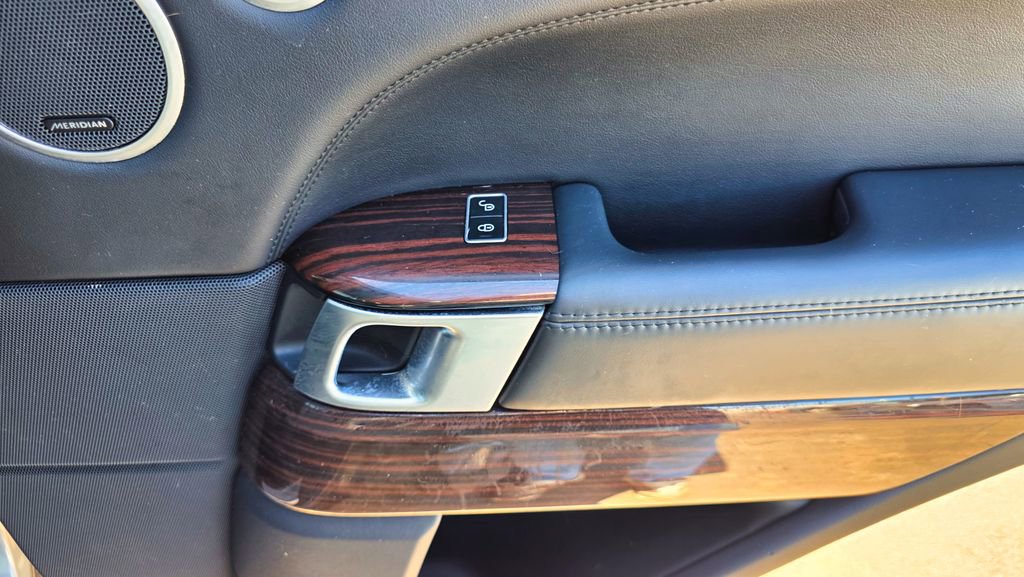 Used 2015 Land Rover Range Rover Supercharged image 43