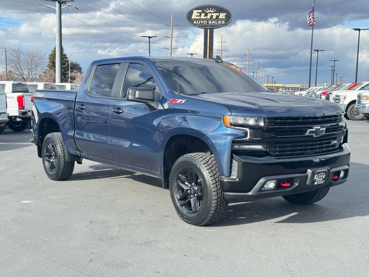 Used 2021 Chevrolet Silverado 1500 LT Trail Boss w/ LPO, Dark Essentials Package image 3