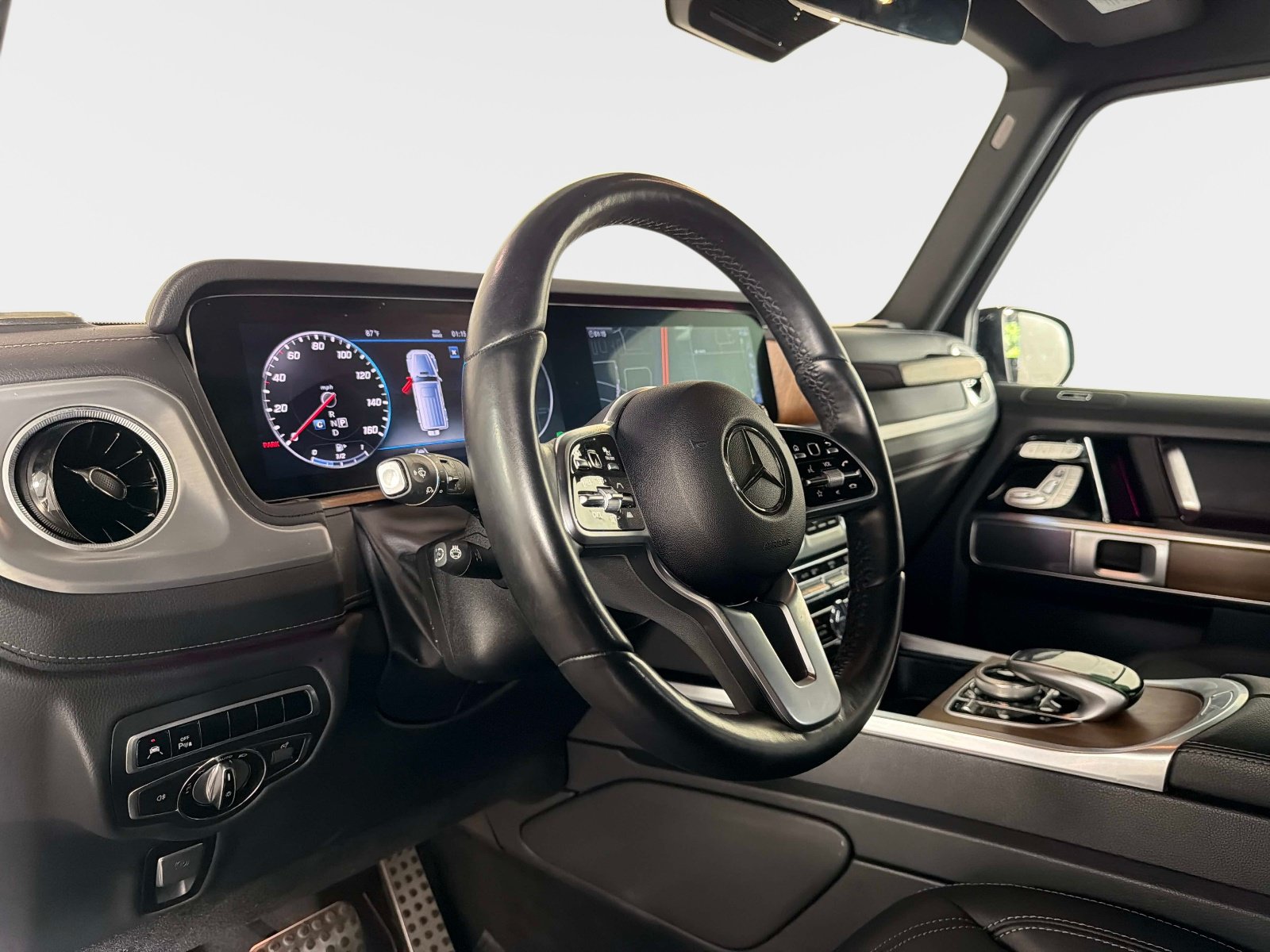 Used 2024 Mercedes-Benz G 550 image 39