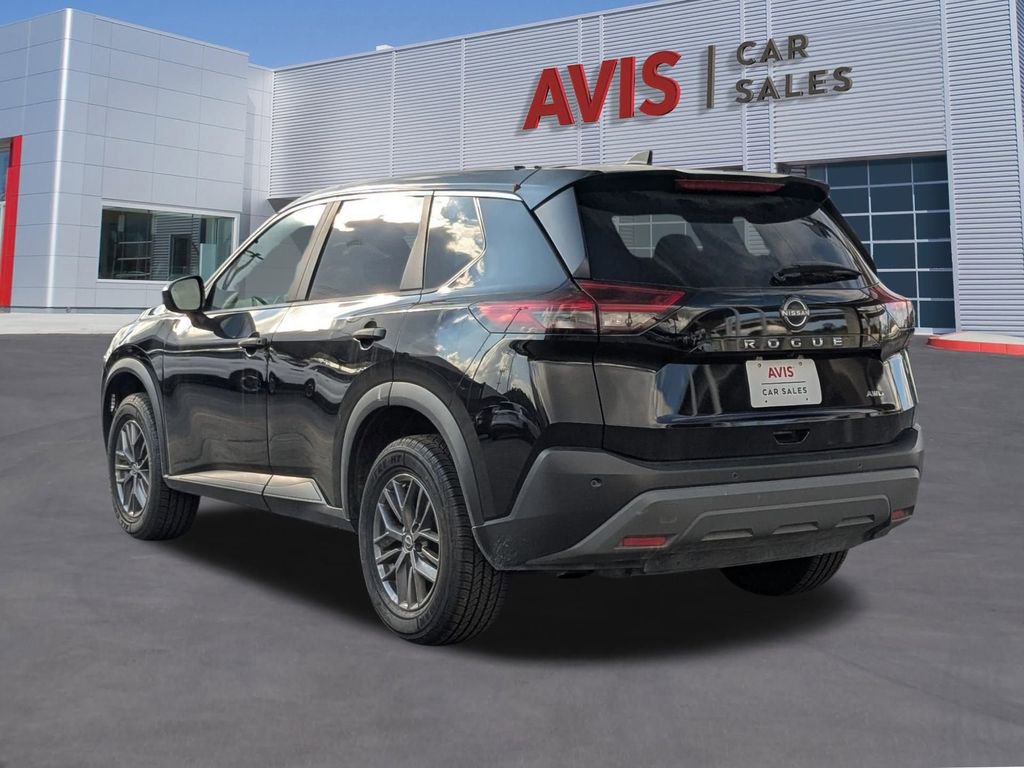 Used 2023 Nissan Rogue S image 3
