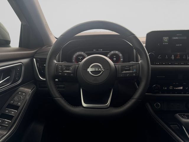 Used 2023 Nissan Rogue Platinum w/ Platinum Premium Package FWD image 11