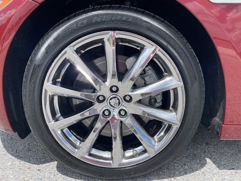 Used 2012 Jaguar XJ image 33
