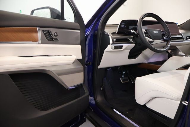 New 2026 Cadillac Vistiq Sport image 8