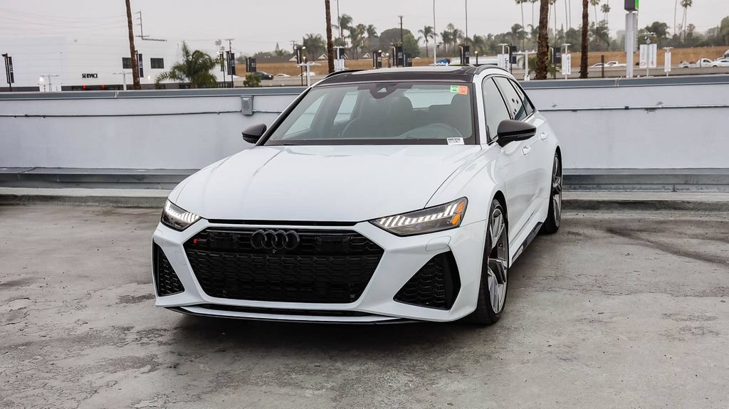 Used 2021 Audi RS 6 w/ Executive Package AWD/4WD image 4