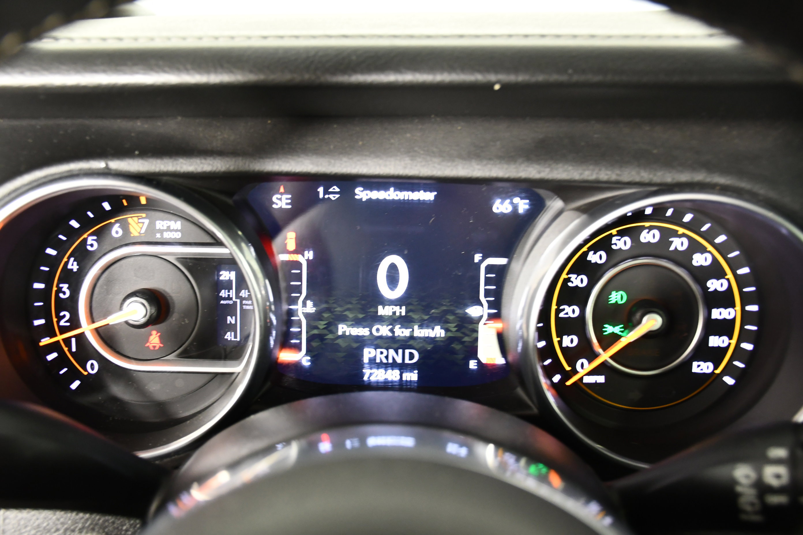 Used 2018 Jeep Wrangler Unlimited Sahara w/ Uconnect 4C Nav & Sound Group image 19