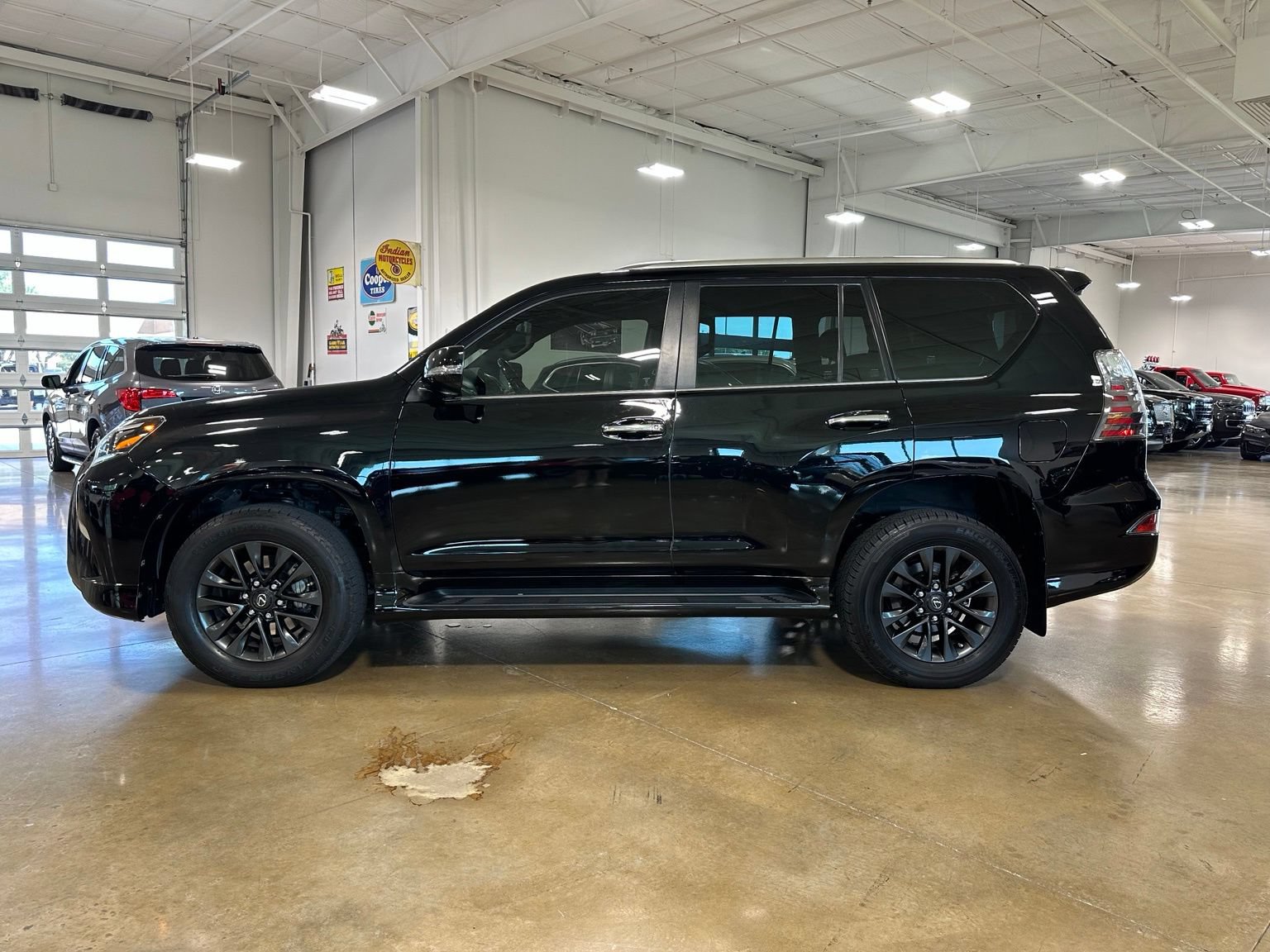 Used 2021 Lexus GX 460 Premium w/ Premium Package AWD/4WD image 4
