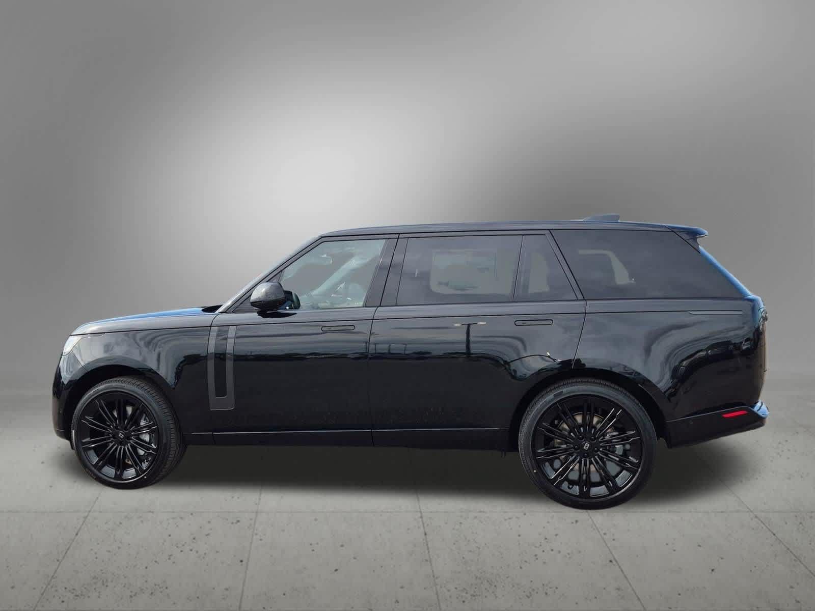 New 2027 Land Rover Range Rover Long Wheelbase SE AWD/4WD image 2