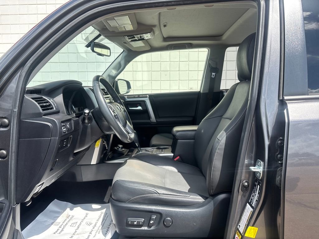 Used 2019 Toyota 4Runner SR5 Premium image 3