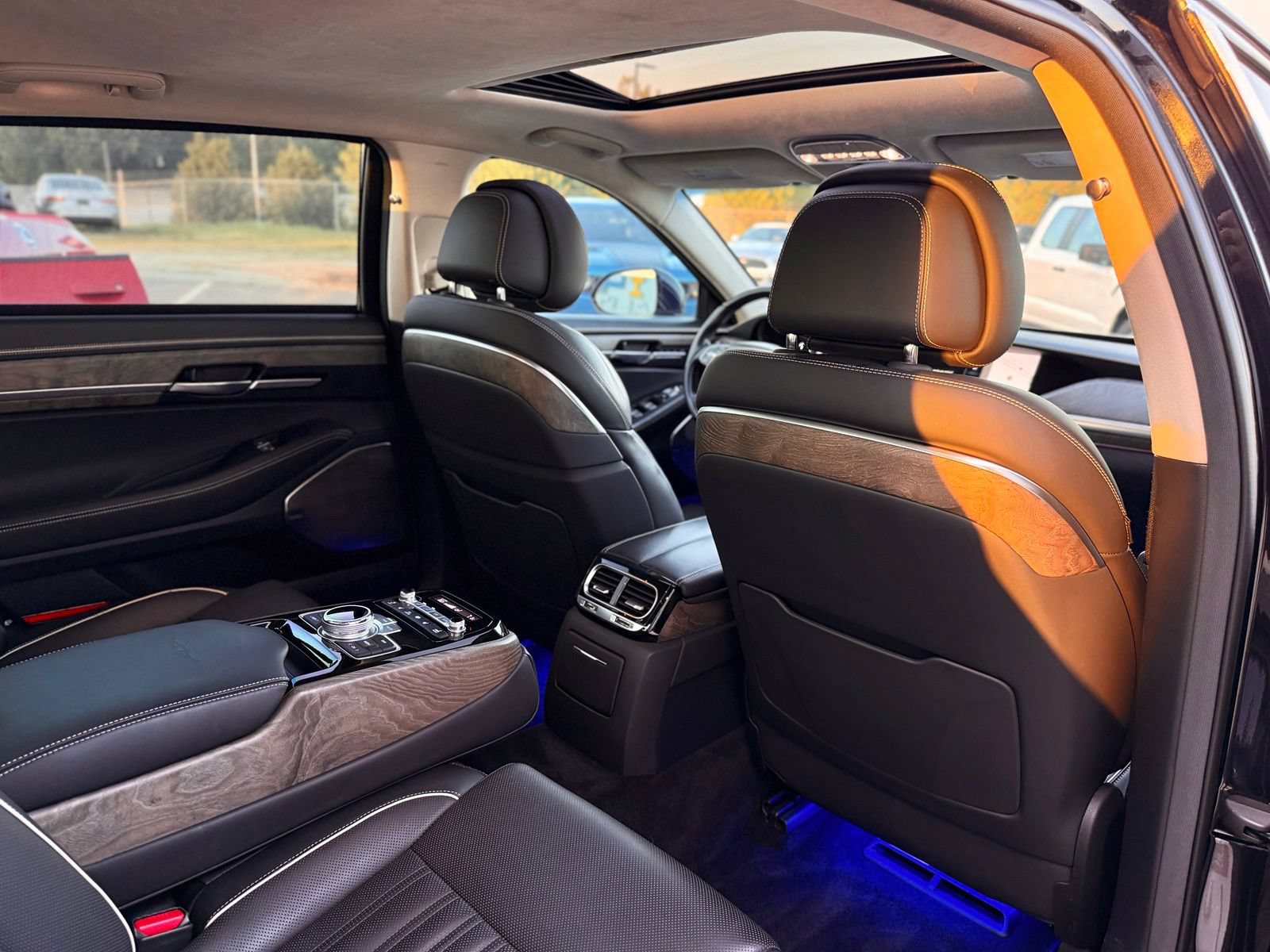 Used 2020 Genesis G90 3.3T Premium RWD image 34