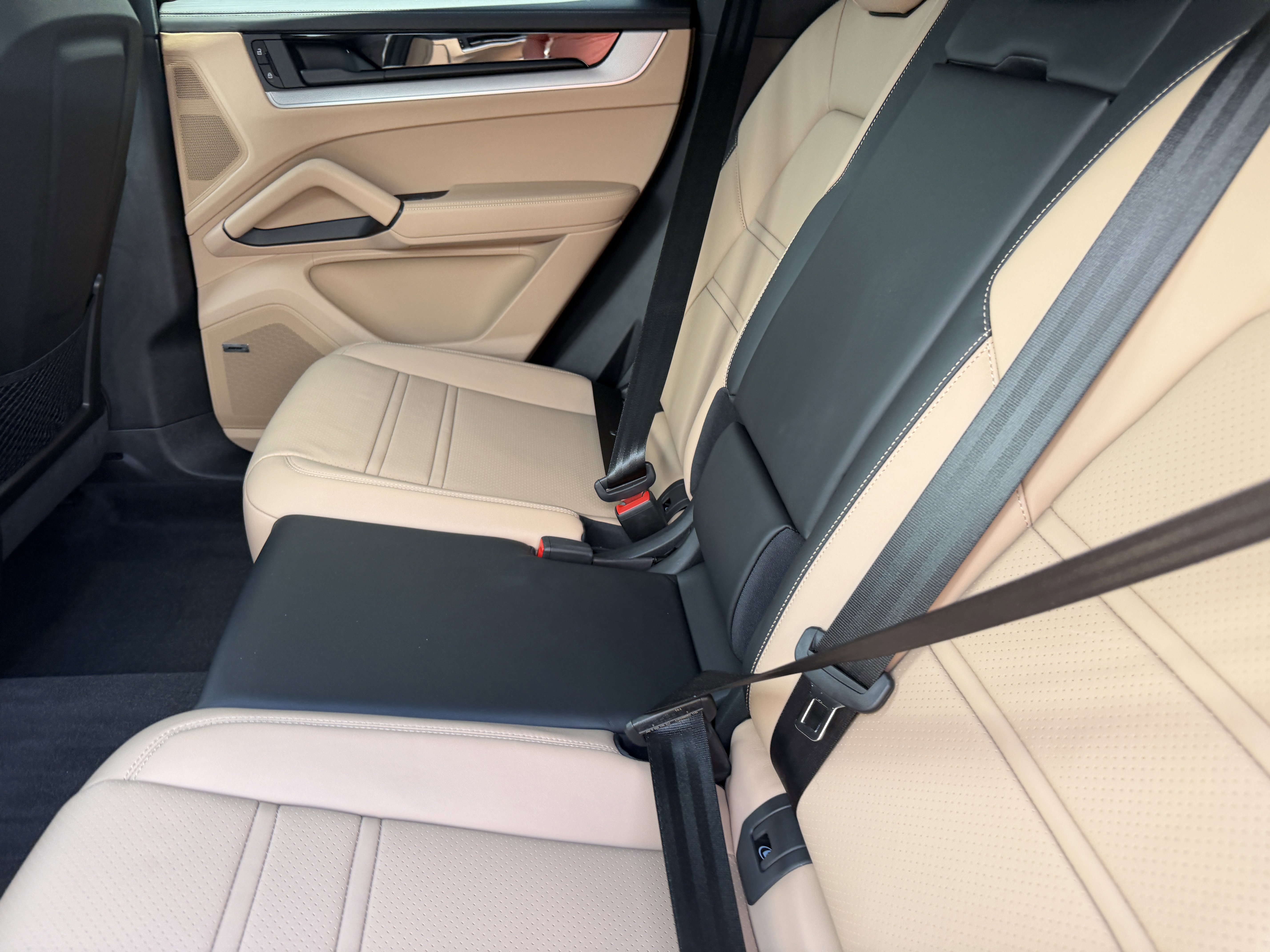 Certified 2024 Porsche Cayenne S AWD/4WD image 20