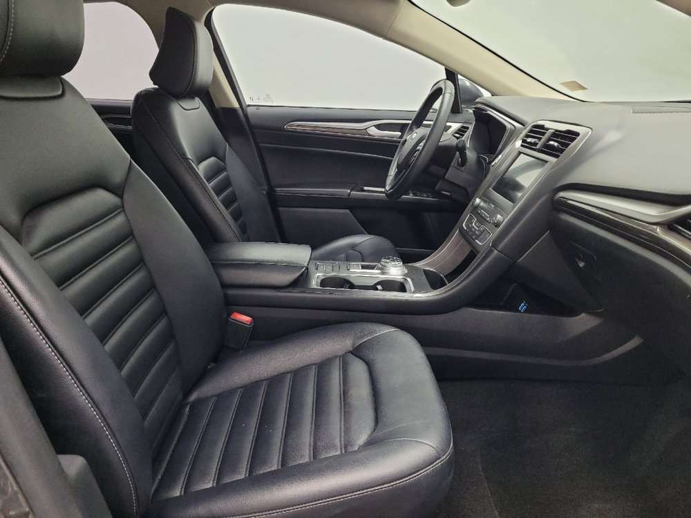 Used 2020 Ford Fusion SEL FWD image 21