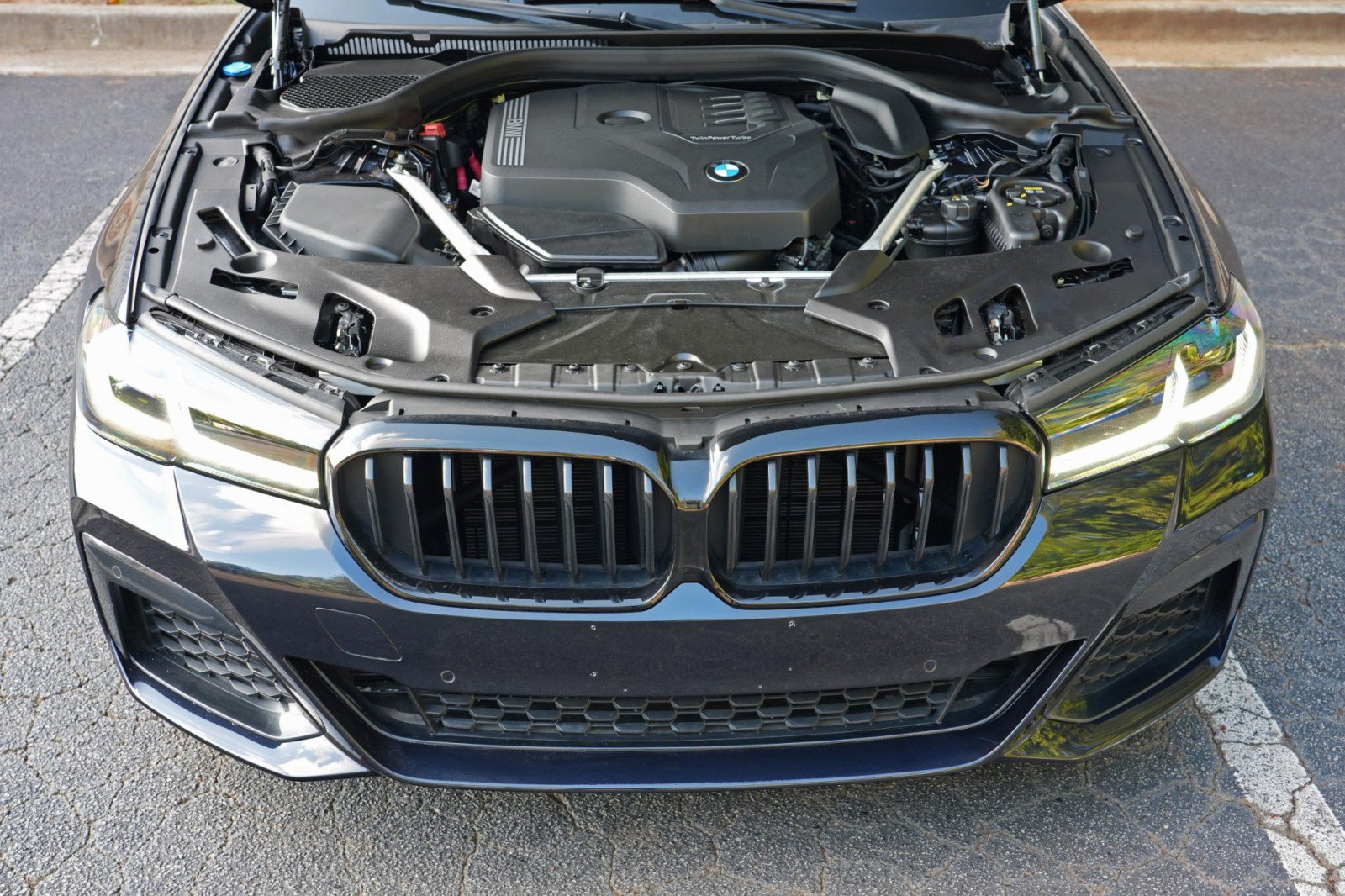 Used 2023 BMW 530i xDrive w/ M Sport Package AWD/4WD image 8