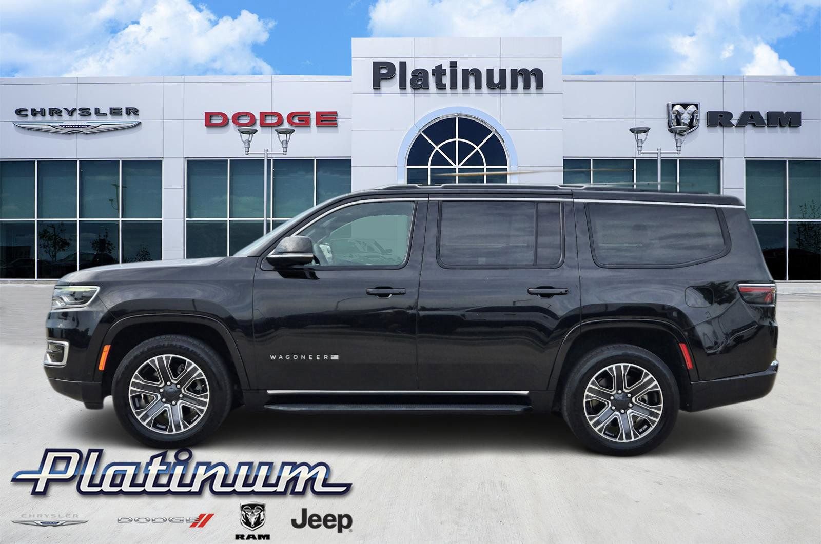 Used 2024 Jeep Wagoneer Series II w/ Flexible Seating Group RWD image 3
