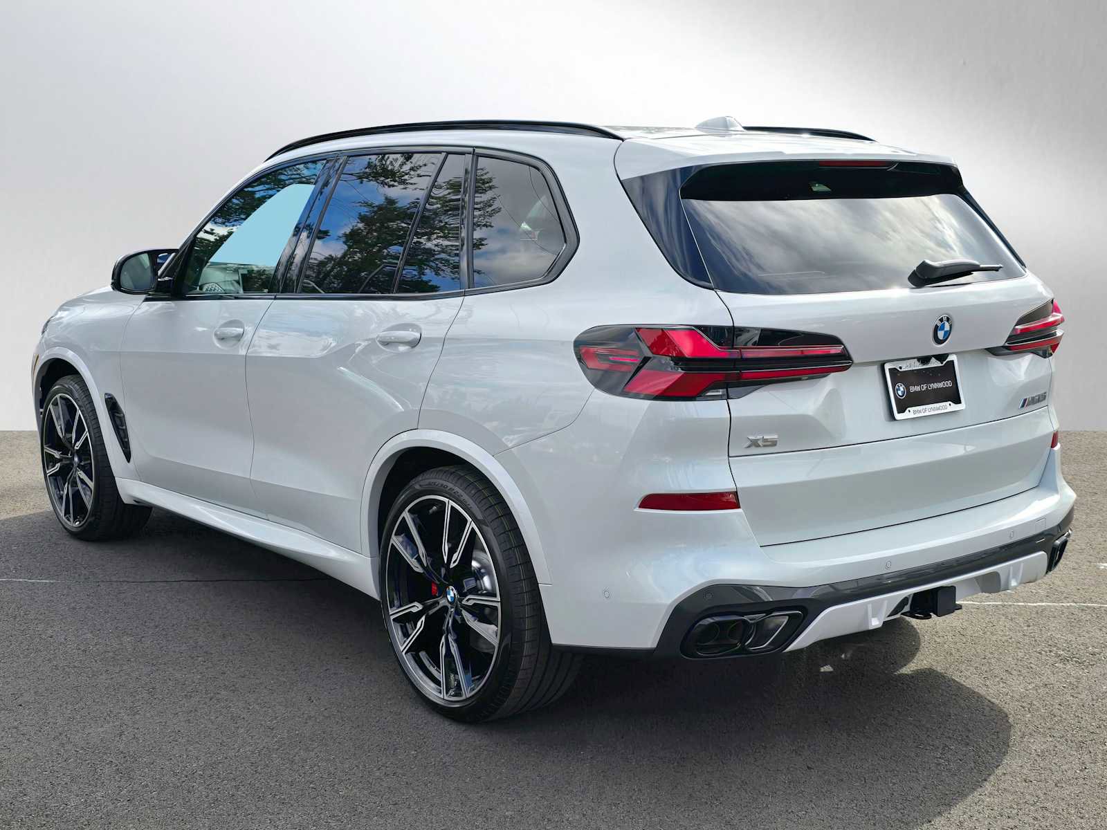 New 2026 BMW X5 M60i image 5