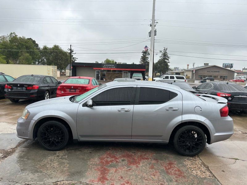 Used 2014 Dodge Avenger SXT w/ Sun/Sound Group FWD image 4
