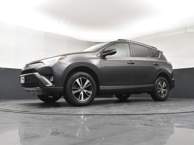 Used 2018 Toyota RAV4 XLE AWD/4WD image 21