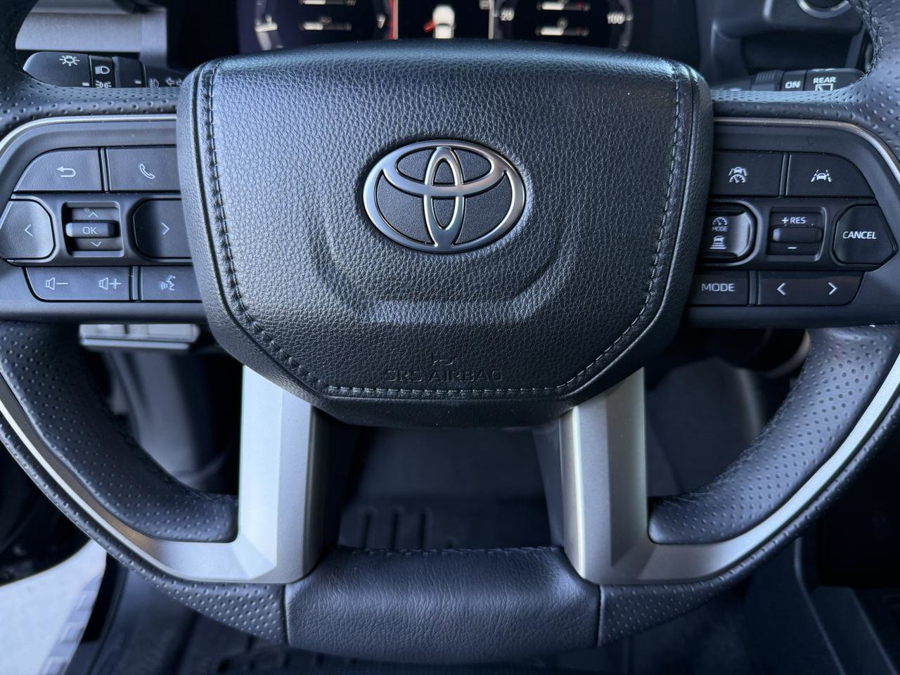 Used 2025 Toyota 4Runner Limited AWD/4WD image 18