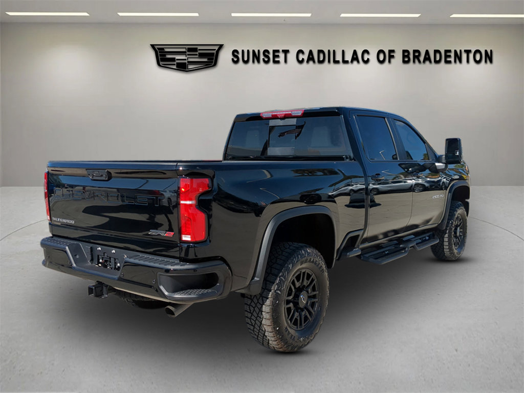 Used 2025 Chevrolet Silverado 2500 ZR2 w/ Technology Package image 4