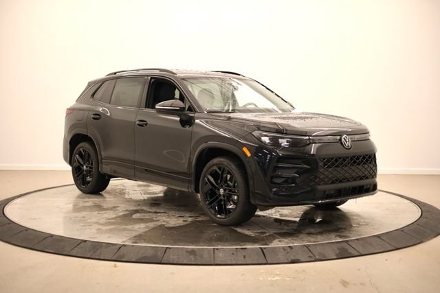 New 2026 Volkswagen Tiguan SE R-Line AWD/4WD image 1