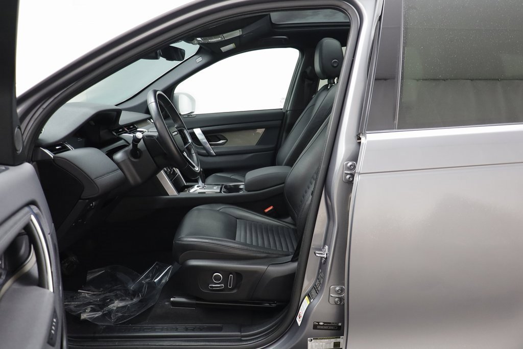 Used 2022 Land Rover Discovery Sport SE image 5