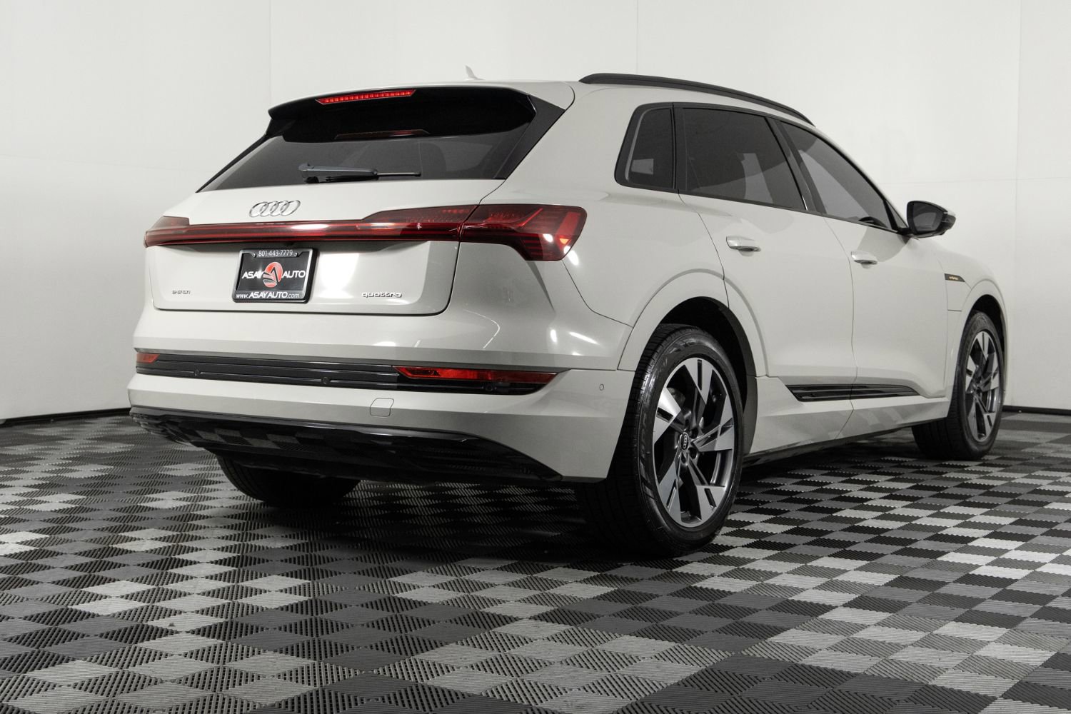 Used 2021 Audi e-tron Premium w/ Convenience Plus Package image 6