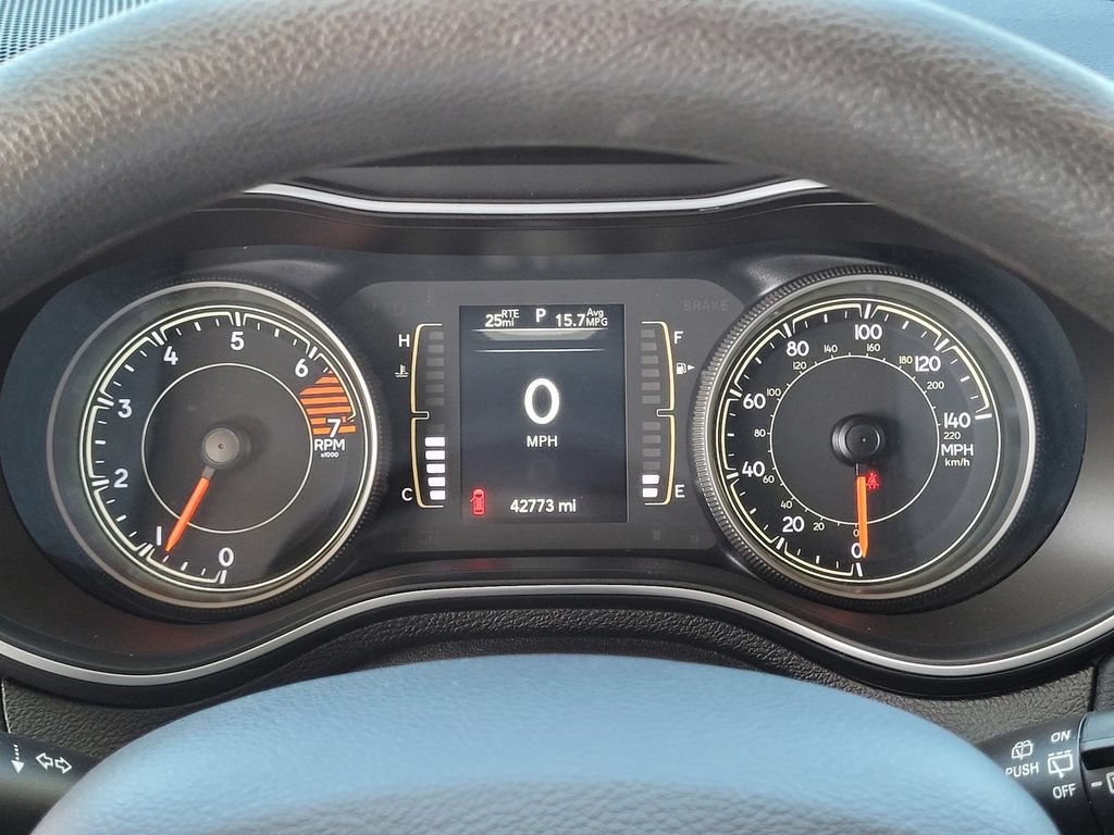 Used 2021 Jeep Cherokee Latitude AWD/4WD image 11