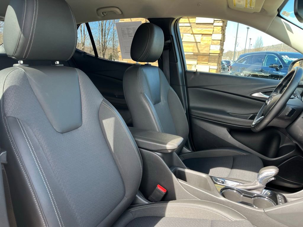 Used 2025 Buick Encore GX Preferred AWD/4WD image 29