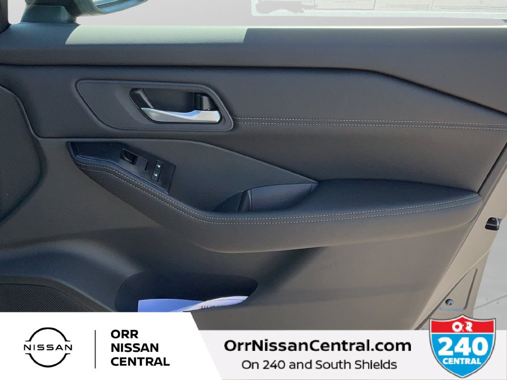 New 2027 Nissan Rogue Dark Armor FWD image 10