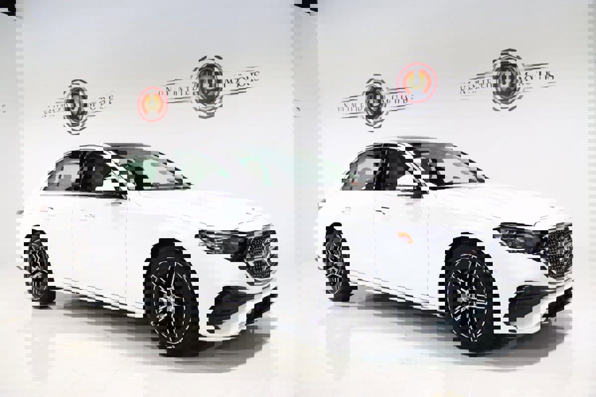 Used 2025 Mercedes-Benz E 350 4MATIC Sedan image 6