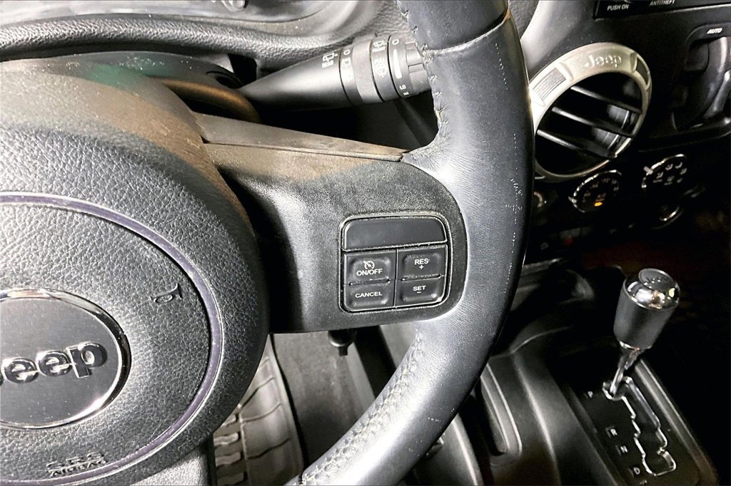 Used 2016 Jeep Wrangler Unlimited Rubicon w/ Dual Top Group image 15