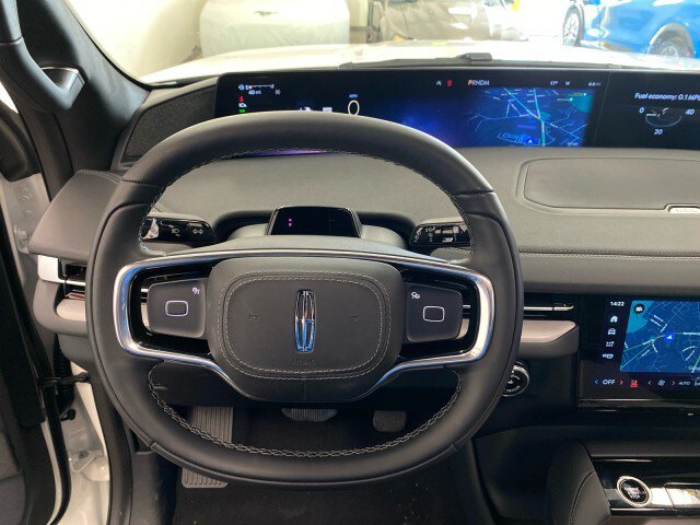 New 2026 Lincoln Navigator Reserve w/ Jet Appearance Package AWD/4WD image 22