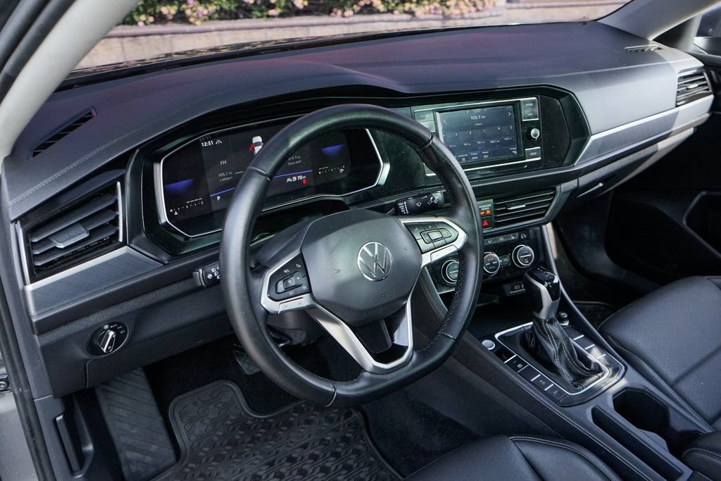 Used 2022 Volkswagen Jetta SE FWD image 18