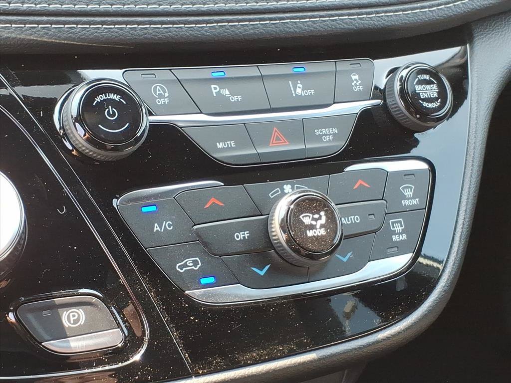 New 2027 Chrysler Pacifica Select FWD image 31